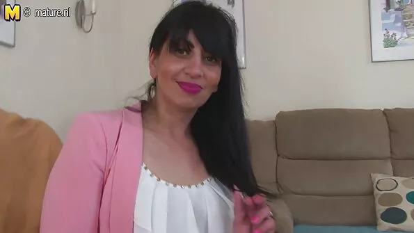 Kojų darbas su peniu į užpakalį yra nauja tendencija Cherry pasaulyje.