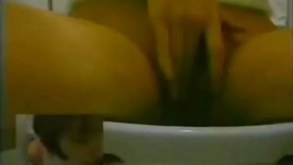 Plaukuota staigmena lieknai, bet labai išdykusiai sesei.