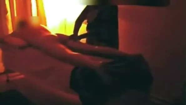 Laida, kurioje dalyvavo pornografijos aktorė, dėl nežinomų priežasčių turėjo būti pašalinta.